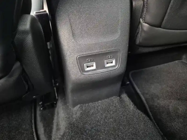 Peugeot 2008 electrique 136 ch — photo 36