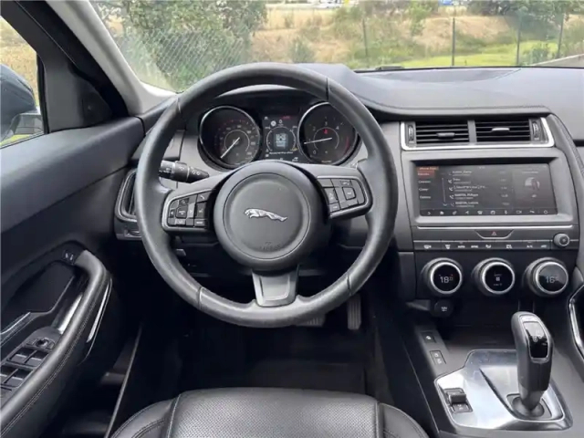 Jaguar E-Pace 2.0 d - 150 ch awd bva — photo 17