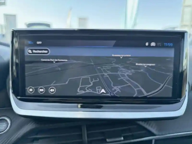 Peugeot 2008 hybrid 136 e-dcs6 — photo 18