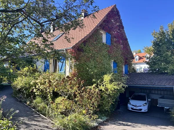 Charmante maison familiale nichée dans un écrin de verdure