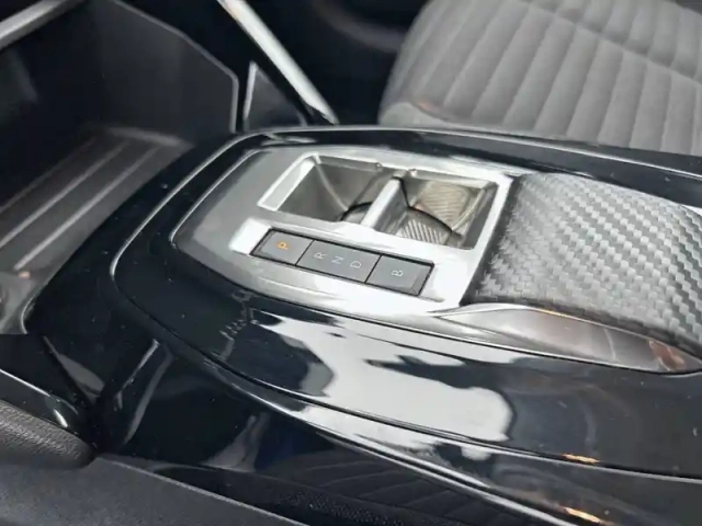 Peugeot 208 electrique 50 kwh 136ch — photo 34
