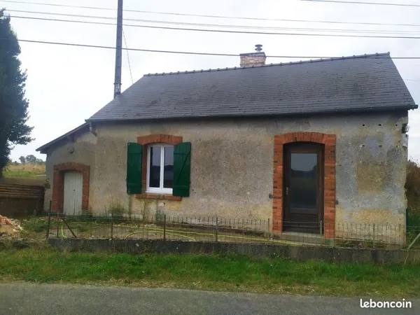 Maison avec terrain 4700m²