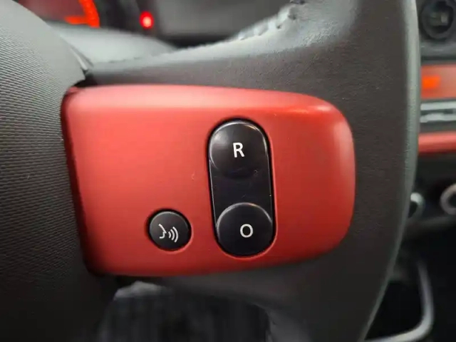 Renault Twingo iii sce 65 - 21 — photo 10