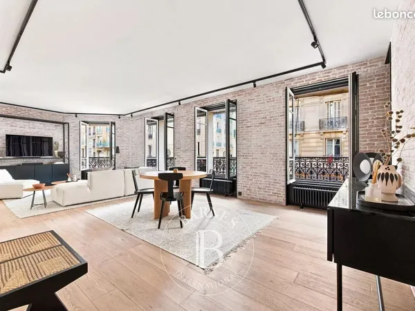 Loft 2 pièces 79 m²