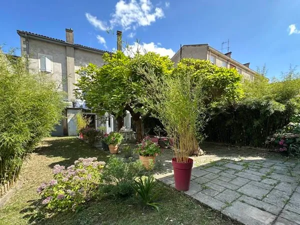 Maison 12 pièces 346 m²
