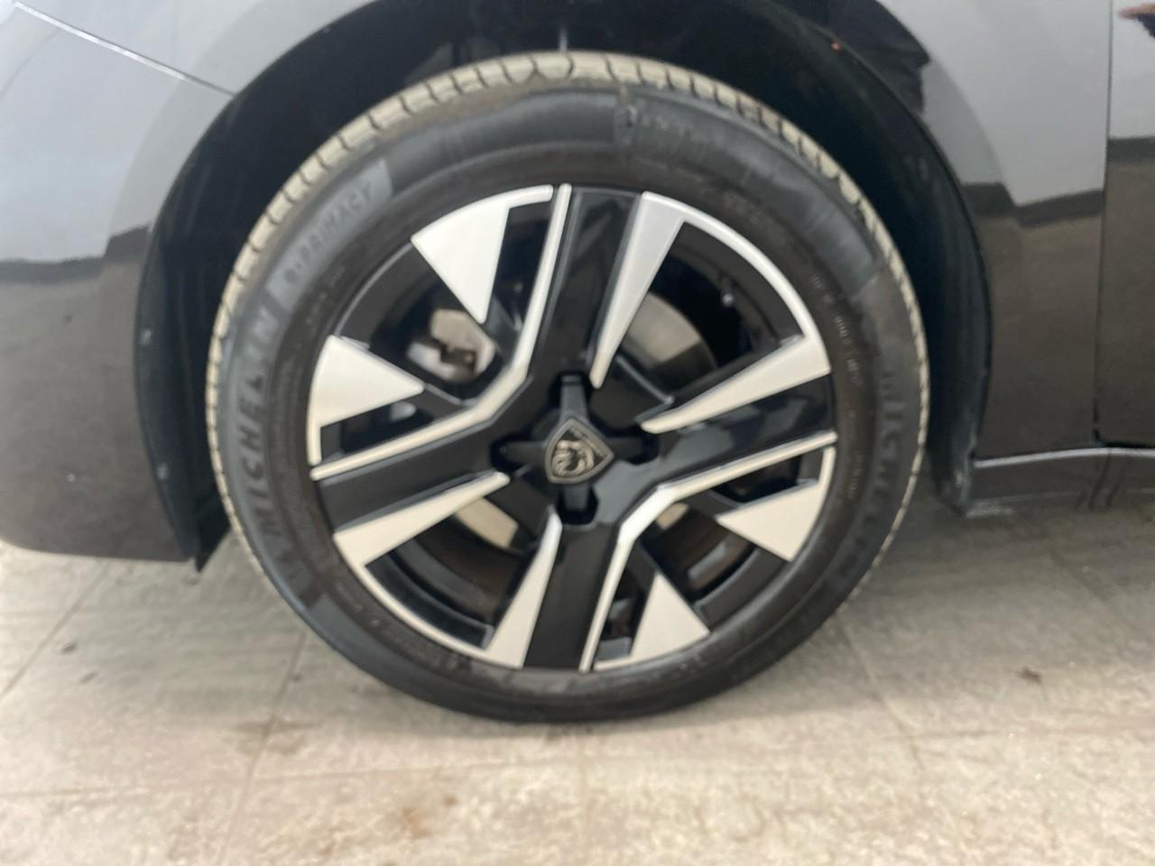 Peugeot 208 hybrid 110 ch e-dcs6 allure — photo 11