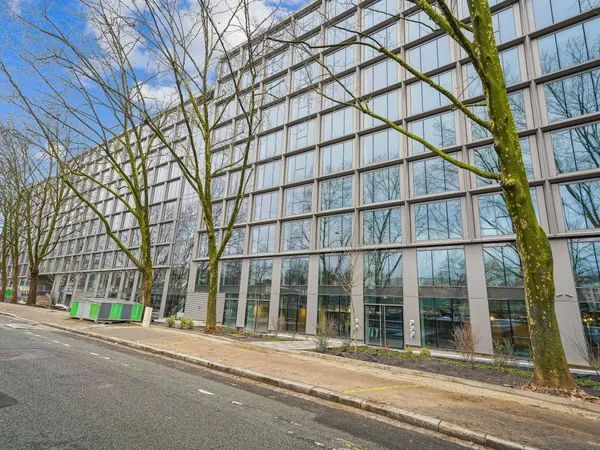 Bureaux 3 pièces 11981 m²