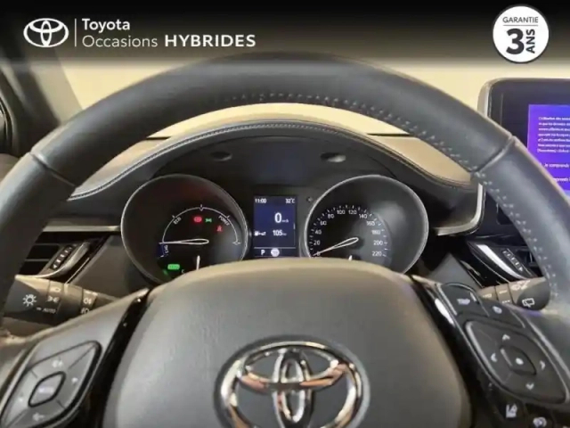 Toyota C-Hr 122h collection 2wd e-cvt my22 — photo 14