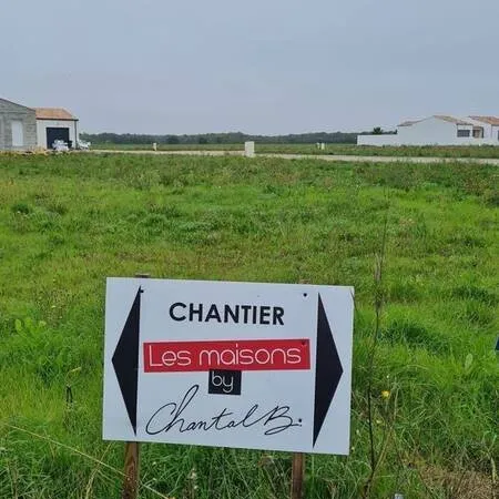 Terrain à bâtir de 371 m² à FORGES (17)