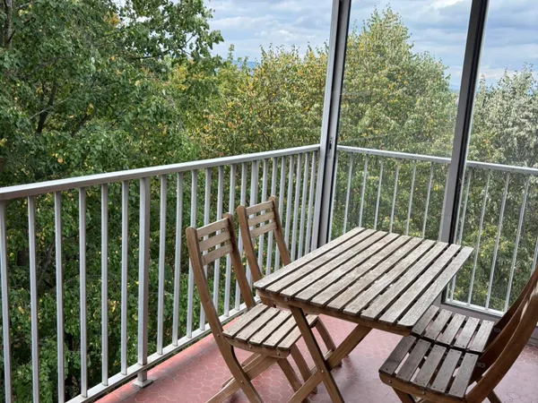 Loue appartement premium 149 m2 avec ascenseur privatif dans une belle résidence arborée avec piscin