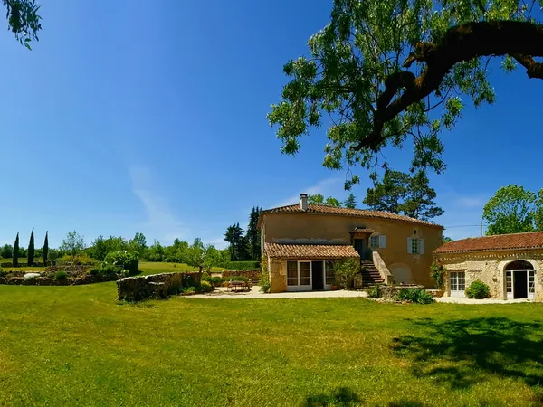 Vends maison 180m² dans le Lot, très bon état, terrain de 7500m²