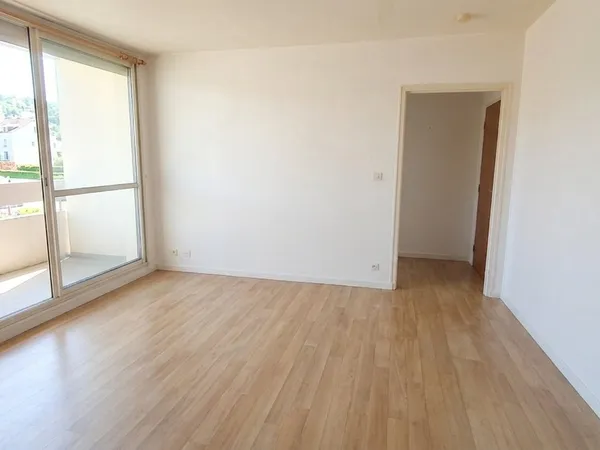 Appartement Terrasson Lavilledieu 1 pièce(s) 32.4 m2