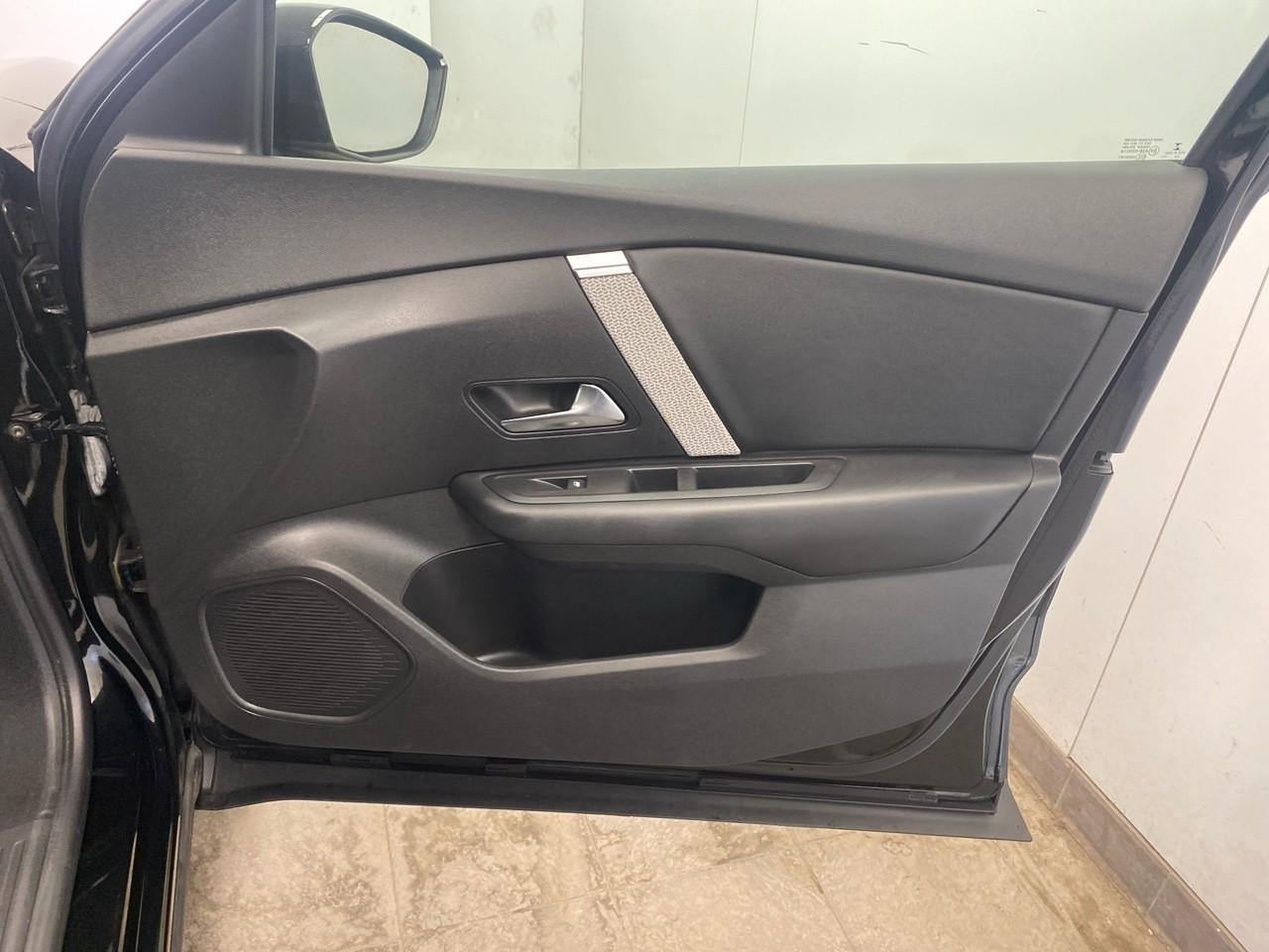 Citroën C4 puretech 130 s&s eat8 c-series — photo 27