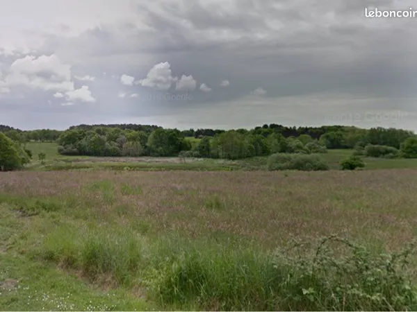 Terrain constructible 786m2 plein sud/ centre ville à pied/ 6km de Guérande/ 300m de l'école