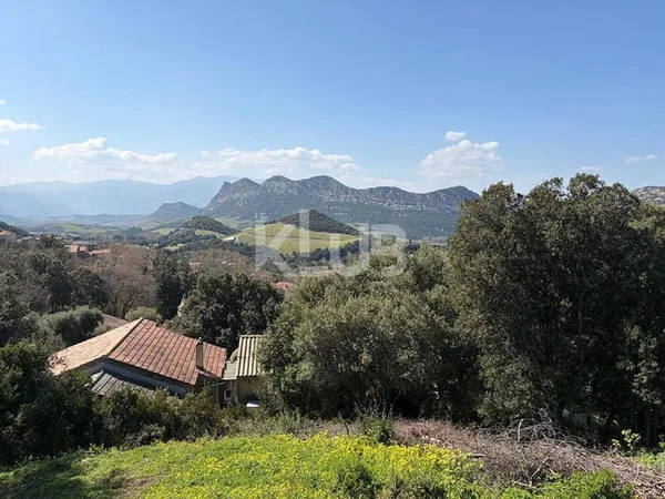 Terrain 910 m²