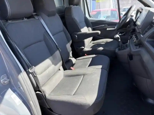 Renault Trafic fg l1h1 2t8 2.0 blue dci 130ch grand confort — photo 11