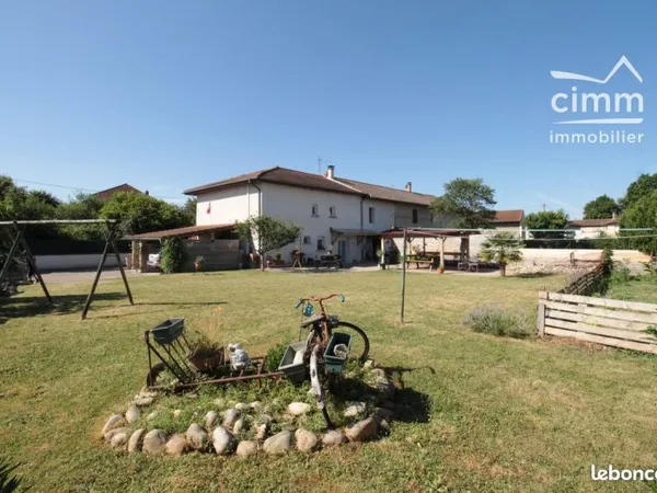 Maison 5 pièces 151 m²