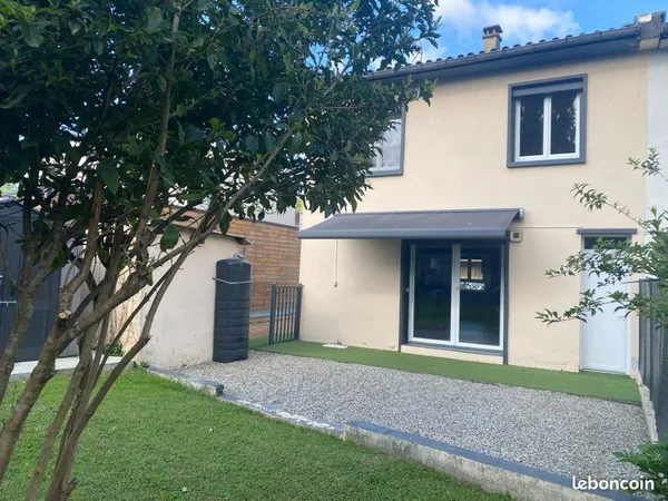 Maison t5 100 m2 mitoyenne d'un côté
