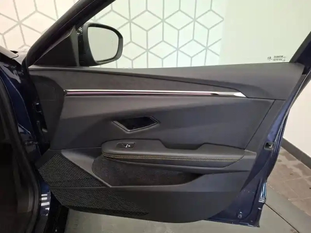 Renault Megane e-tech ev60 220 ch super charge — photo 20