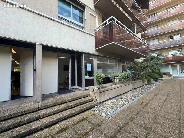 Bureau 28 m² - Prado / Rond-Point du Prado - Climatisé - Sanitaires privatifs