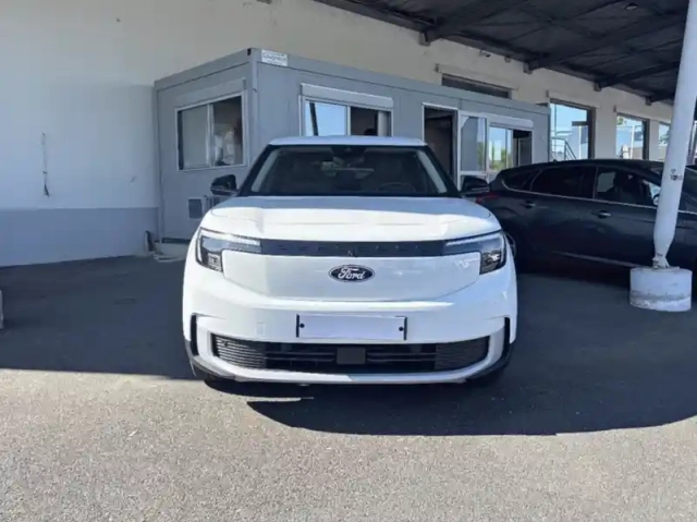 Ford Explorer 170ch standard range 52kwh pack premium rwd — photo 23