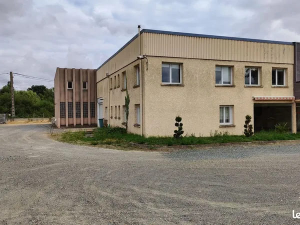 Location bureaux & atelier - 72 m² de bureaux + 64 m² d'atelier - Saint‑Mars‑la‑Brière - 580€ HT/moi