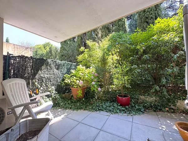 Appartement Bagnols sur Cèze - 3 pièces - 86 m² + Parking