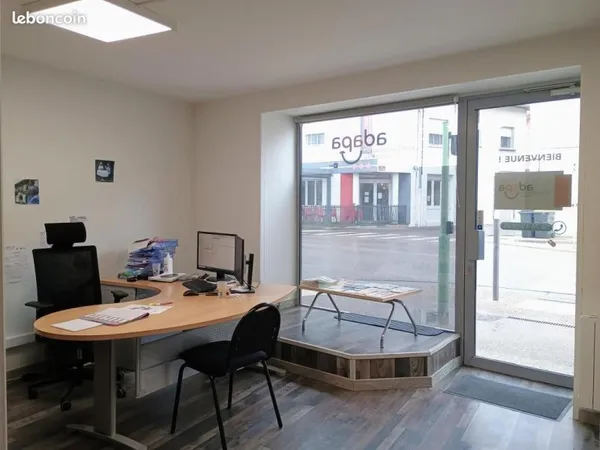 Bureau 57 m²