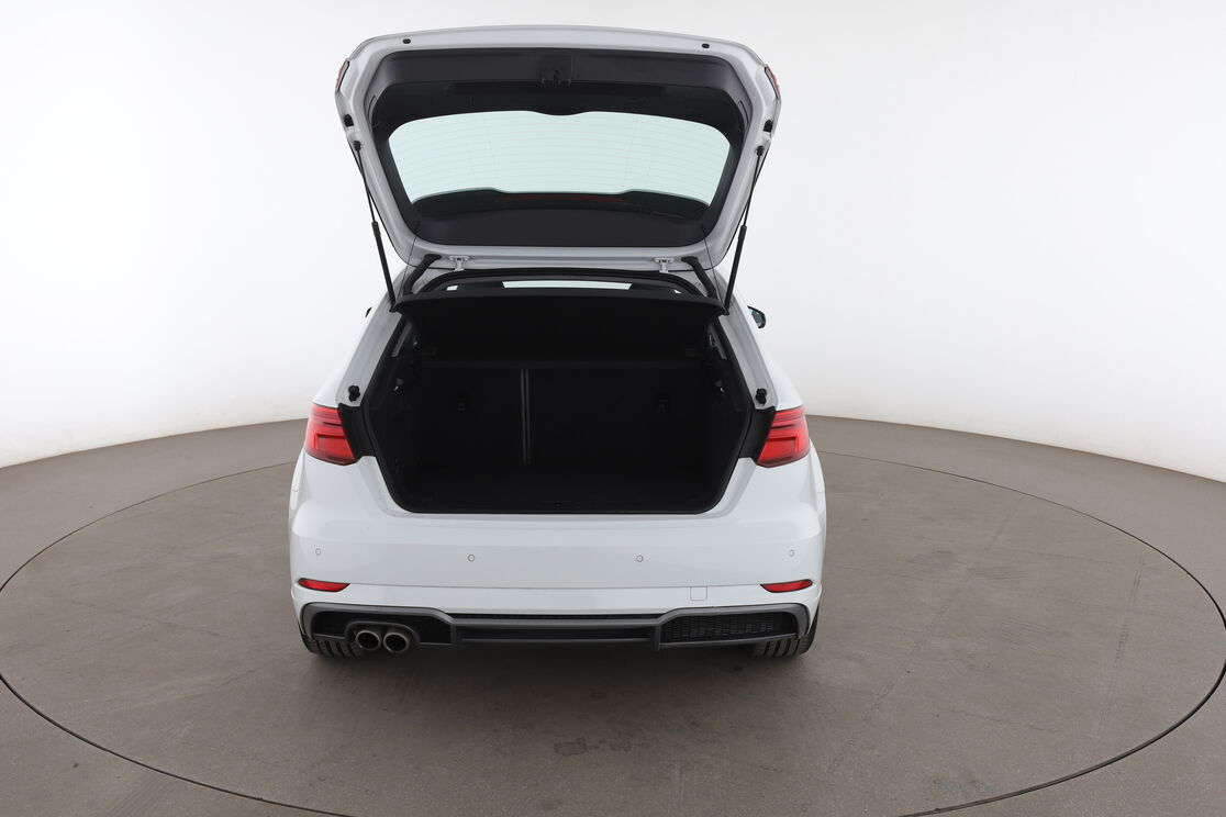 Audi A3 Sportback 2.0 TDI Design S Tronic 6 — photo 13