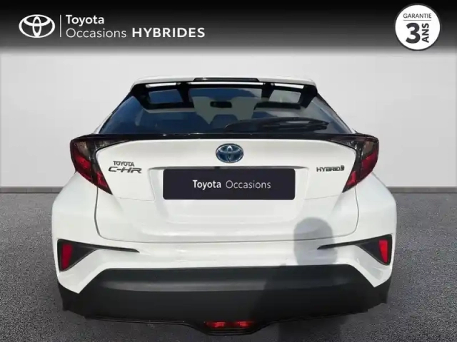 Toyota C-Hr 122h dynamic 2wd e-cvt my22 — photo 4