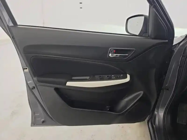 Suzuki Swift 1.0 boosterjet auto — photo 49