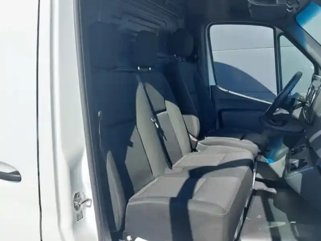 Mercedes Sprinter 317 cdi fourgon 43 l3h2 14m3 1 — photo 4