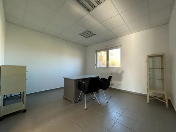 Local commercial 2 pièces 25 m²