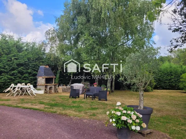 A SAISIR maison familiale avec possibilité d'y aménager un espace professionnel