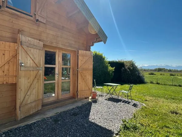 Chalet neuf meublé vue sur les Pyrénées - toutes charges comprises (éléctricité, eau, wifi...)