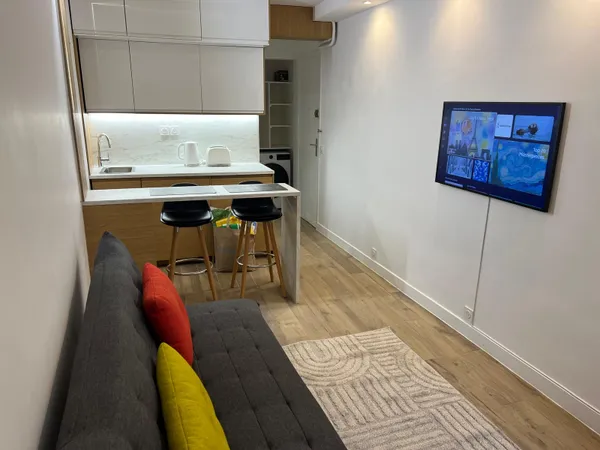 Loue studio meublé 18m² Bois de Vincennes