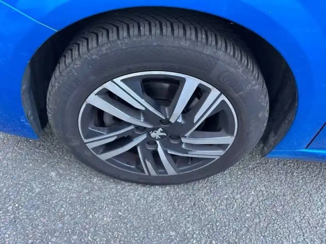 Peugeot 208 puretech 130 s&amp;s eat8 — photo 13