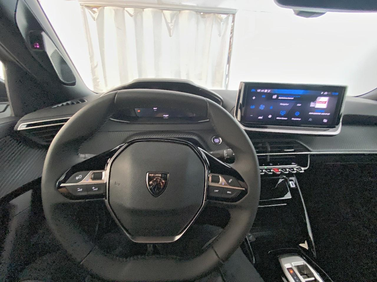 Peugeot 2008 hybrid 145 ch e-dcs6 allure — photo 12