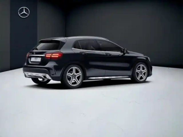 Mercedes Gla 200 d fascination — photo 21