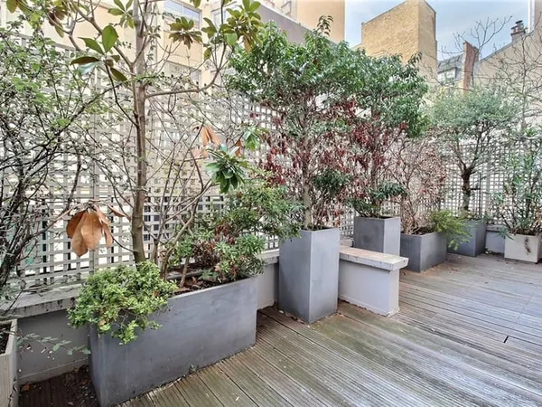 Appartement avec terrasse. Quartier Etoile 75017. Profession libérale acceptée
