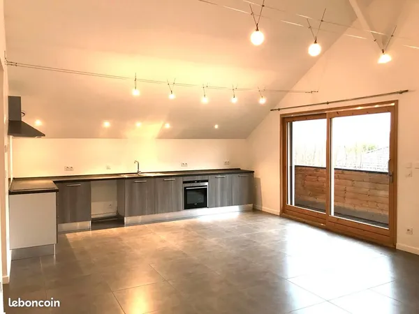 Appartement T4 - 91 m² - Rénové - Balcon et 2 stationnements - Barraux