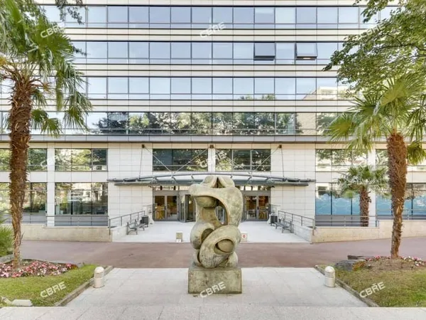 Bureaux 702 m²