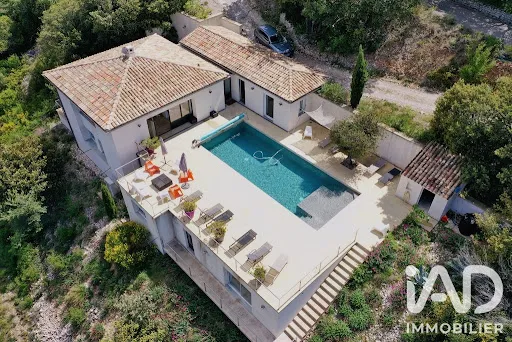 Maison 7 pièces 220 m²