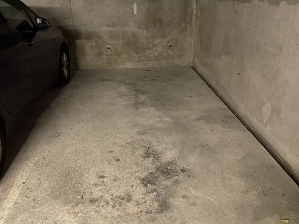 Loue parking 12m²