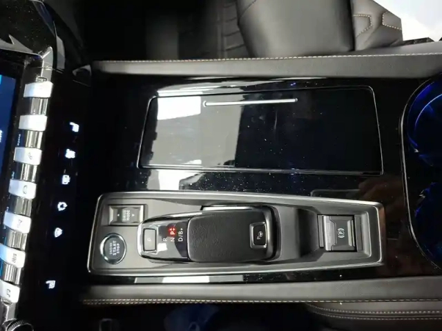 Peugeot 508 sw hybrid 225 e-eat8 — photo 31