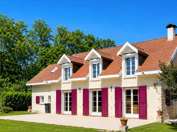 Arbanats  Élégante maison familiale de 200 m2 sur 1 700 m²