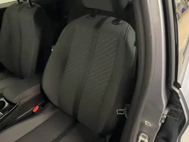 Peugeot 208 hybrid 110 e-dcs6 — photo 10