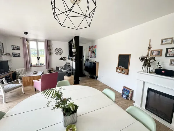MERIGNIES : Maison individuelle, plain pied, 3 chambres et j