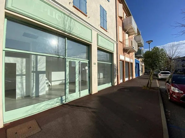 Local commercial 80 m²