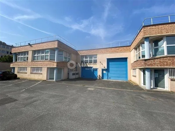 Local d'activité 1020 m²